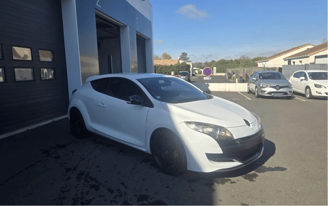 Renault MEGANE III COUPE 2.0T 250CH